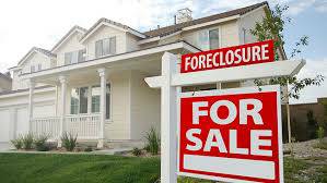 White House w Foreclosure Sign - Avoid